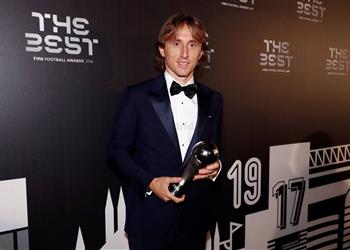 مودريتش تواجد أربعة لاعبين من ريال مدريد في تشكيل فيفا يرد على المشككين