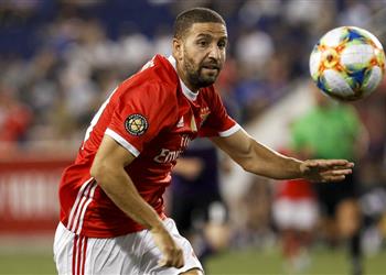 نجم منتخب المغرب بسببي لم انتقل لريال مدريد أو برشلونة