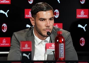 تقارير ثيو يظهر لأول مرة في التشكيل الأساسي لميلان منذ انضمامه من ريال مدريد