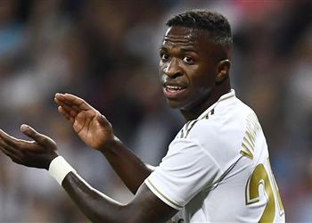 داني ألفيس فينيسيوس أفضل لاعب شاب في العالم