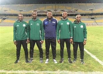 وصول طاقم حكام مباراة الزمالك وجينيراسيون فوت إلى ملعب برج العرب