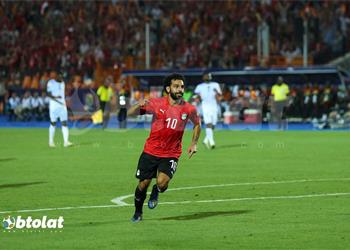 5 أسباب تمنح محمد صلاح شارة قيادة منتخب مصر
