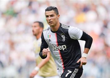 رأسية م تقنة فيديو رونالدو يسجل الهدف الثاني ليوفنتوس أمام سبال في الدوري الإيطالي