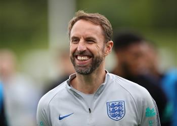 توتنهام يضع ساوثجيت كخيار أول لخلافة بوتشيتينو حال رحيله