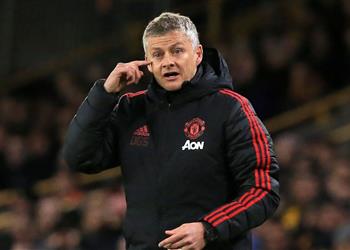 بدون مقابل لاعب اليابان وميلان الأسبق يعرض خدماته على مانشستر يونايتد