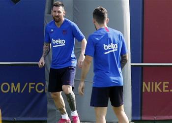 آس ميسي وألبا قد يلحقان بمباراة برشلونة وإنتر ميلان في دوري أبطال أوروبا