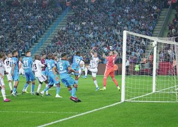 في غياب محمد النني بشكتاش يسقط برباعية أمام طرابزون سبور بالدوري التركي