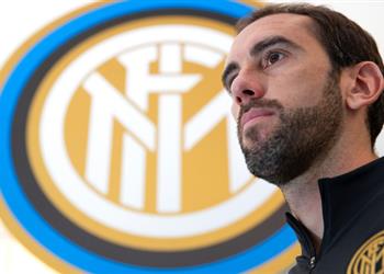 قبل مواجهة برشلونة جودين بويول من أعظم المدافعين في تاريخ كرة القدم وأثار إعجابي كثير ا