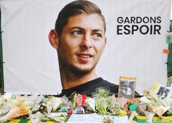 الاتحاد الدولي يصدر قرارا رسميا بشأن صفقة انتقال الراحل سالا من نانت لكارديف سيتي