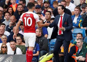 ميرور أوزيل خارج قائمة آرسنال لمواجهة مانشستر يونايتد الليلة