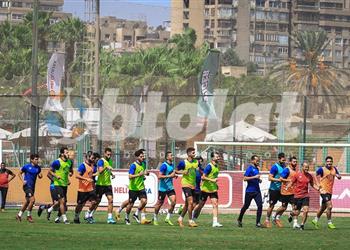 الفحص الطبي يحدد موعد عودة صانع ألعاب الأهلي