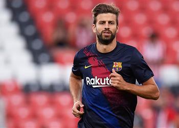 رئيس برشلونة السابق بعد الهجوم على بيكيه أدعمك ضد اللعبة القذرة لمجلس بارتوميو