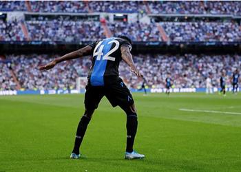 بالفيديو نجم كلوب بروج يتضامن مع كريستيانو رونالدو في البرنابيو