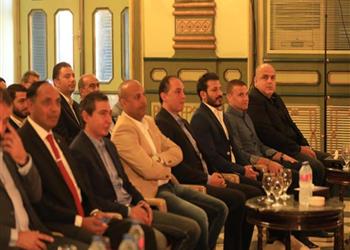 الجهاز الفني لـ منتخب مصر يحضر مباراة الأهلي والإنتاج الحربي