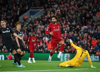 محمد صلاح يحقق إنجاز ا ويتفوق على رونالدو بهدفيه أمام سالزبورج