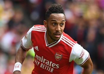 أوباميانج يرد بقوة على مدير دورتموند لا تتحدث عن الأموال أنت لست سوى مهرج