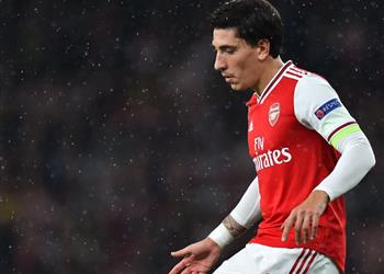 بعد غياب 8 أشهر هيكتور بيليرين شارة قيادة آرسنال شرف وفخور بثقة الجميع