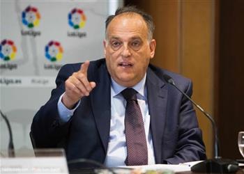 خافيير تيباس مدافع ا عن توقيت الكلاسيكو برشلونة وريال مدريد تراث عالمي