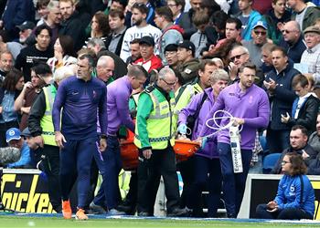 فيديو المصائب لا تأتي فرادى لوريس يتسبب في هدف ويتعرض لإصابة قوية بمباراة توتنهام وبرايتون