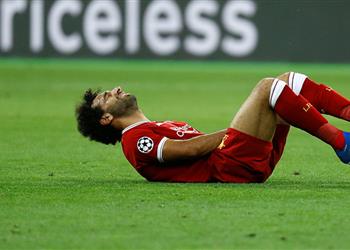 فيديو محمد صلاح يخرج مصاب ا من مواجهة ليفربول وليستر سيتي