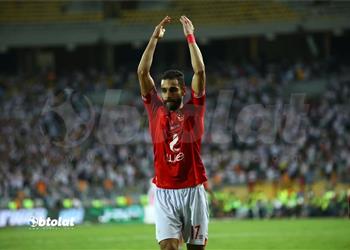 البدري يطمئن على السولية بعد إصابته في مباراة الأهلي وأسوان