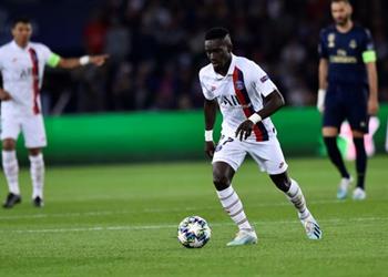 التواضع ي غلف حديث أدريسا جاي عن رقمه المميز مع باريس سان جيرمان