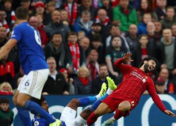 تشودهاري يتعرض لإساءة عنصرية بعد تسببه في إصابة محمد صلاح خلال لقاء ليفربول وليستر سيتي