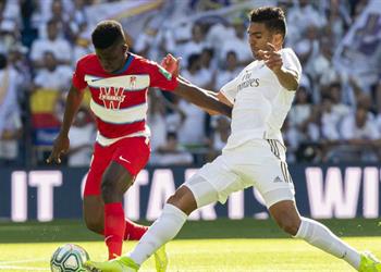 كاسيميرو مهدد بالغياب عن الكلاسيكو أمام برشلونة