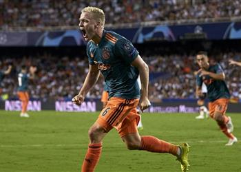 انسحاب يونايتد يقرب نجم أياكس من ريال مدريد