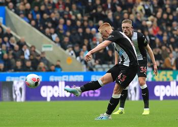 بالفيديو مانشستر يونايتد يواصل نزيف النقاط بالخسارة أمام نيوكاسل