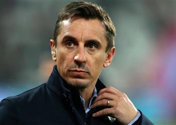 نيفيل ليفربول المرشح الأقرب للفوز بالدوري الإنجليزي إلا إذا أصيب محمد صلاح أو فان ديك