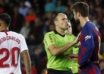 تقارير بيكيه يواجه خطر عقوبة الغياب عن الكلاسيكو أمام ريال مدريد