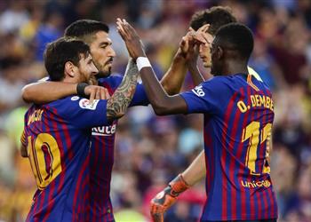 ماركا تفجر مفاجأة ميسي أهان حكم مباراة برشلونة وإشبيلية خلال دفاعه عن ديمبلي