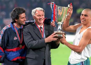 مورينيو ميسي وكريستيانو لا أحد يتفوق مهاري ا على الظاهرة رونالدو