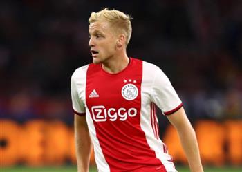 إنتر ميلان يزاحم ريال مدريد على فان دي بيك من أياكس