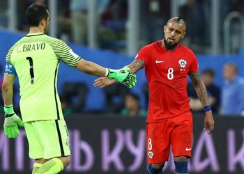 فيدال يهاجم إعلام تشيلي بسبب حارس مانشستر سيتي