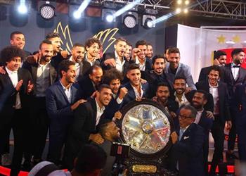 الأهلي يشيد بـ الحفل الأسطوري لتسليم درع الدوري