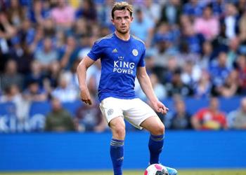 تشيلسي ينافس مانشستر يونايتد على ظهير ليستر سيتي في يناير