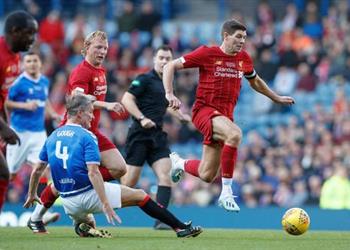 جيرارد من الرائع مشاهدة ليفربول في القمة وكلوب أصبح مشجعا مثلي