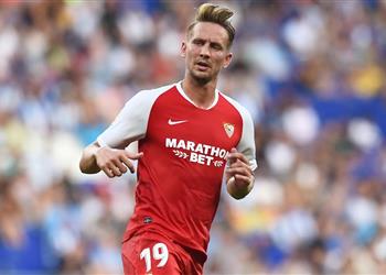 مهاجم إشبيلية كان يجب علي تسجيل هاتريك أمام برشلونة في كامب نو