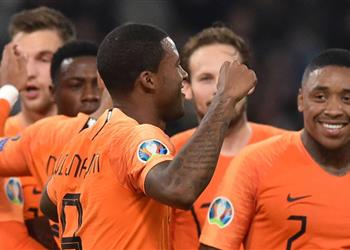 بالفيديو ثنائية فينالدوم تمنح هولندا الفوز على بيلاروسيا في تصفيات اليورو