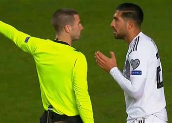 بالفيديو إيمري تشان يتعرض للطرد المباشر في مباراة ألمانيا وإستونيا