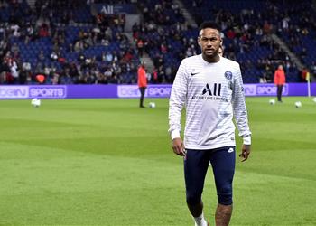 في بيان رسمي باريس سان جيرمان يعلن مدة غياب نيمار بعد إصابته