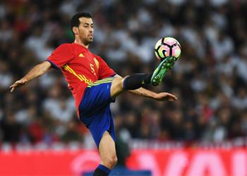 مورينو وساؤول يمدحان سيرجيو بوسكيتس قبل مواجهة إسبانيا والسويد