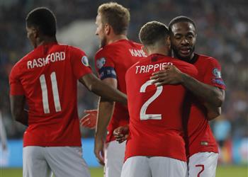 فيديو إنجلترا تتجاهل الهتافات العنصرية وتقترب من التأهل إلى يورو 2020 بسداسية في شباك بلغاريا