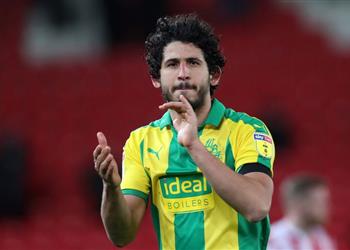 بعد مشاركته في مباراة مصر وبتسوانا جماهير وست بروميتش عن حجازي الملك قد عاد