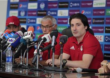 مدرب منتخب مصر السابق يدافع عن النني خبراء الكرة أجمعوا عليه دوره تكتيكي في الملعب