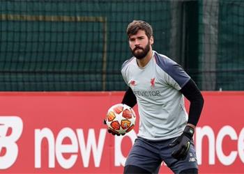 بالصور تدريبات ليفربول تشهد عودة أليسون بيكر وماتيب