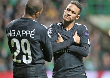 بوفون نيمار ومبابي يستطيعان احتكار الكرة الذهبية