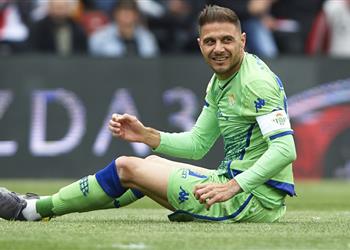 قائد ريال بيتيس يدافع عن جوارديولا وتشافي هيرنانديز